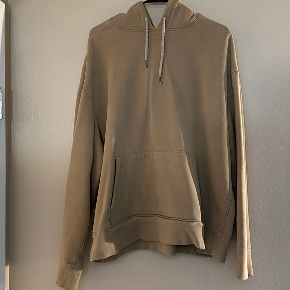 EXPRESS MIDWEIGHT HOODIE. LIGHTLY USED. COLOR: TAN. SIZE: XL